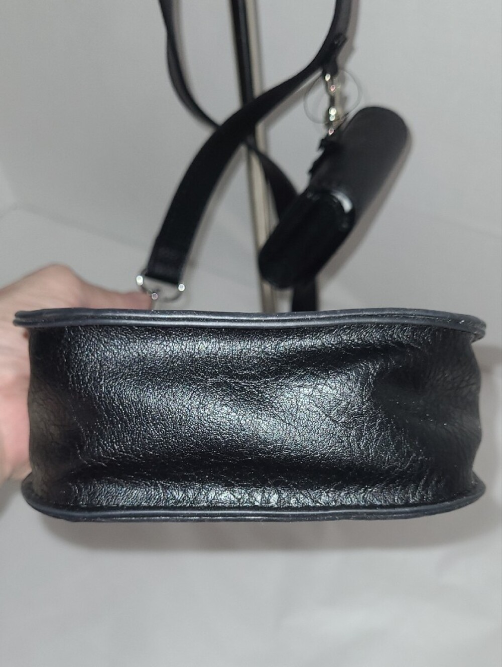 Black Crossbody Phone Bag with Detachable Strap - Picture 4 of 8